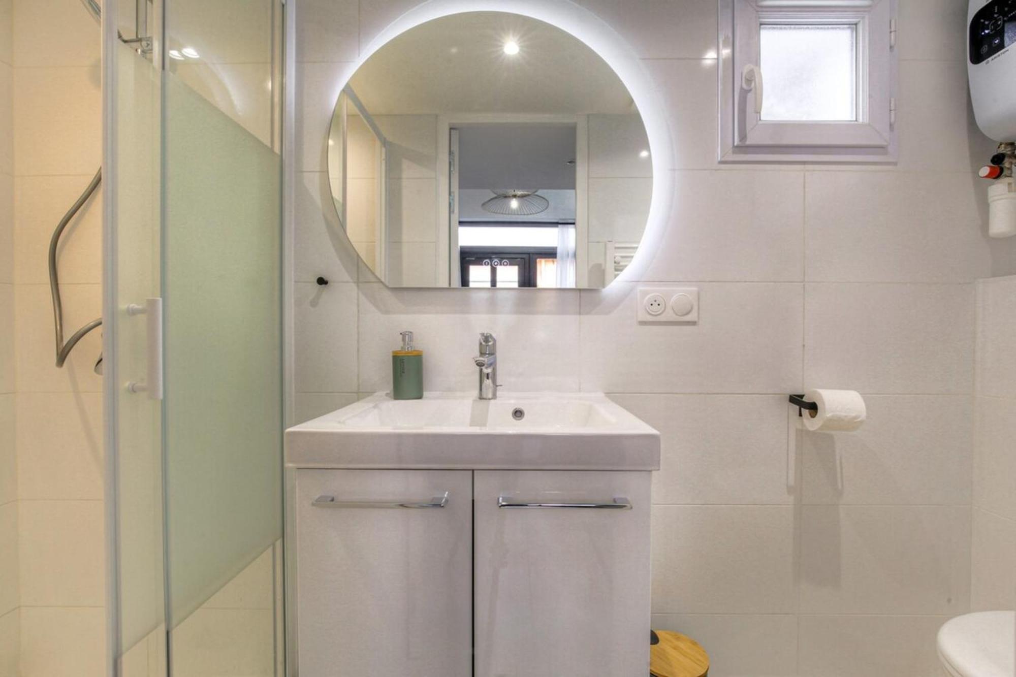 Atypique Et Reposant Avec Parking Gratuit Apartment Villeurbanne Ngoại thất bức ảnh